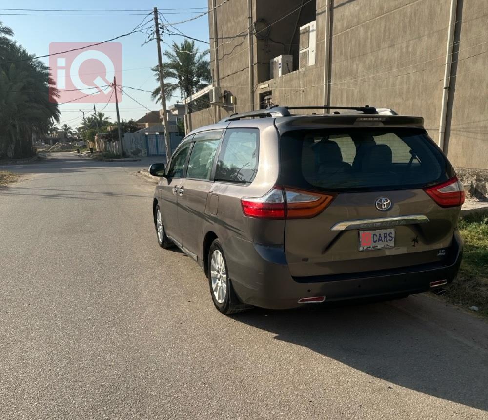 تويوتا سيينا